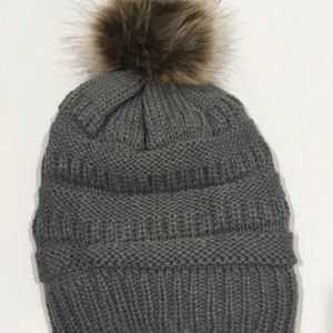 WOMENS POM BEANIE